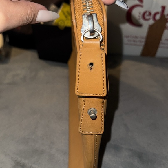 Cole Haan handheld portfolio - Picture 4 of 7